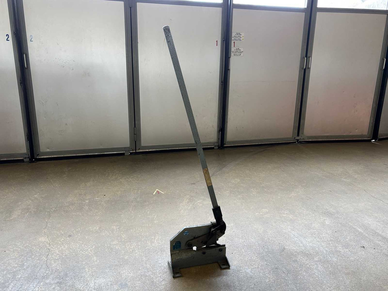 Metal cutter Mubea 3S / 6R - الأدوات والمعدات: صورة 1 Metal cutter Mubea 3S / 6R - الأدوات والمعدات: صورة 1