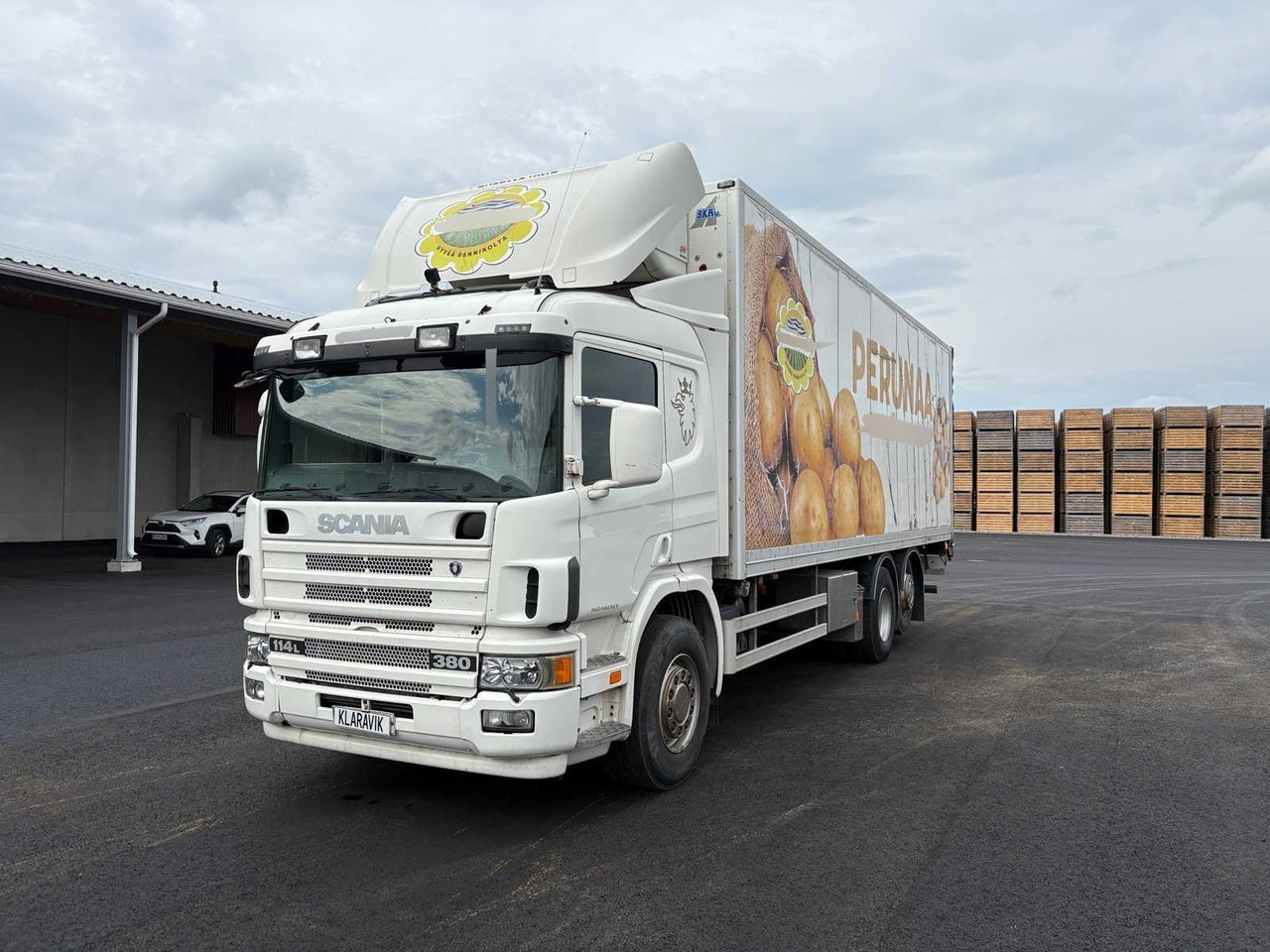 SCANIA 114L truck - شاحنة مقفلة: صورة 1 SCANIA 114L truck - شاحنة مقفلة: صورة 1