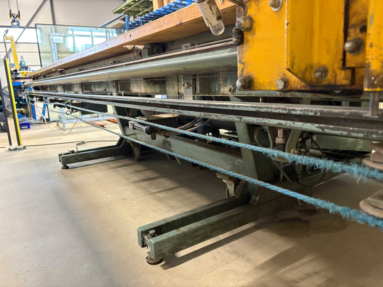 Semi-Automatic Glass Cutting Table SF - آداة الآلة: صورة 2 Semi-Automatic Glass Cutting Table SF - آداة الآلة: صورة 2