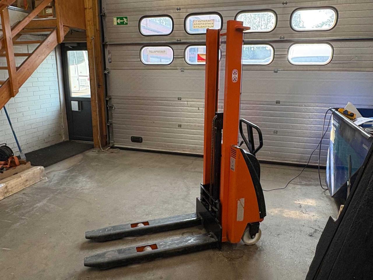 Stacker Rocla RSE 10S1600 - آلة التكديس: صورة 3 Stacker Rocla RSE 10S1600 - آلة التكديس: صورة 3