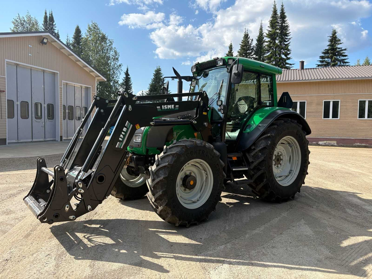 Tractor Valtra C120 4.4 - جرار: صورة 1 Tractor Valtra C120 4.4 - جرار: صورة 1