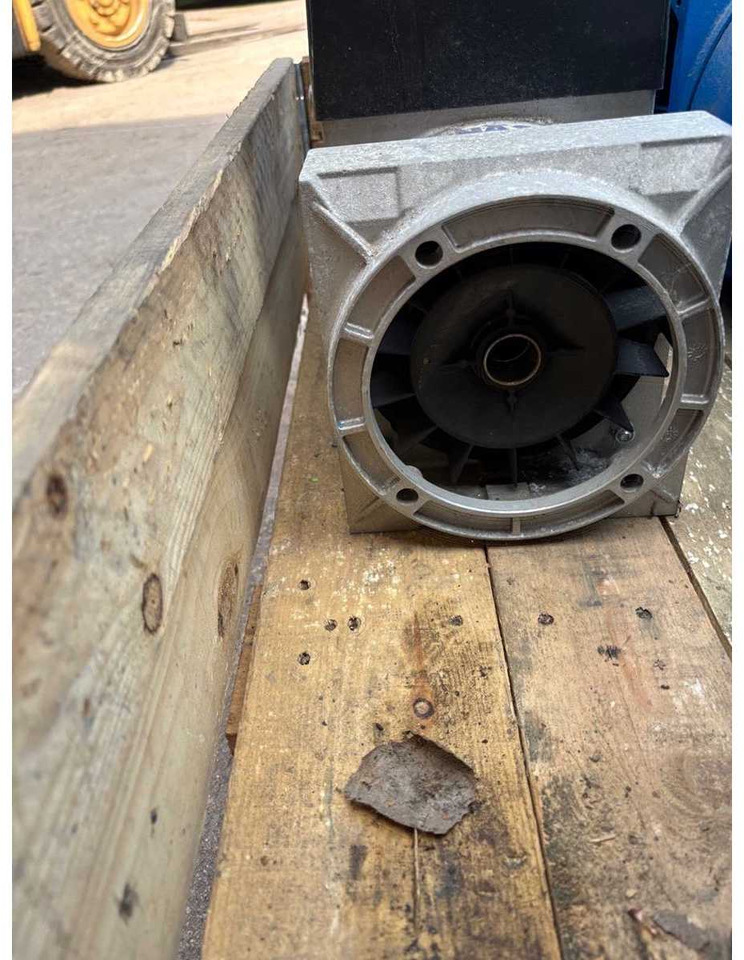 Welding Generator Dynaset EW 220 DC - معدات لحام: صورة 4 Welding Generator Dynaset EW 220 DC - معدات لحام: صورة 4