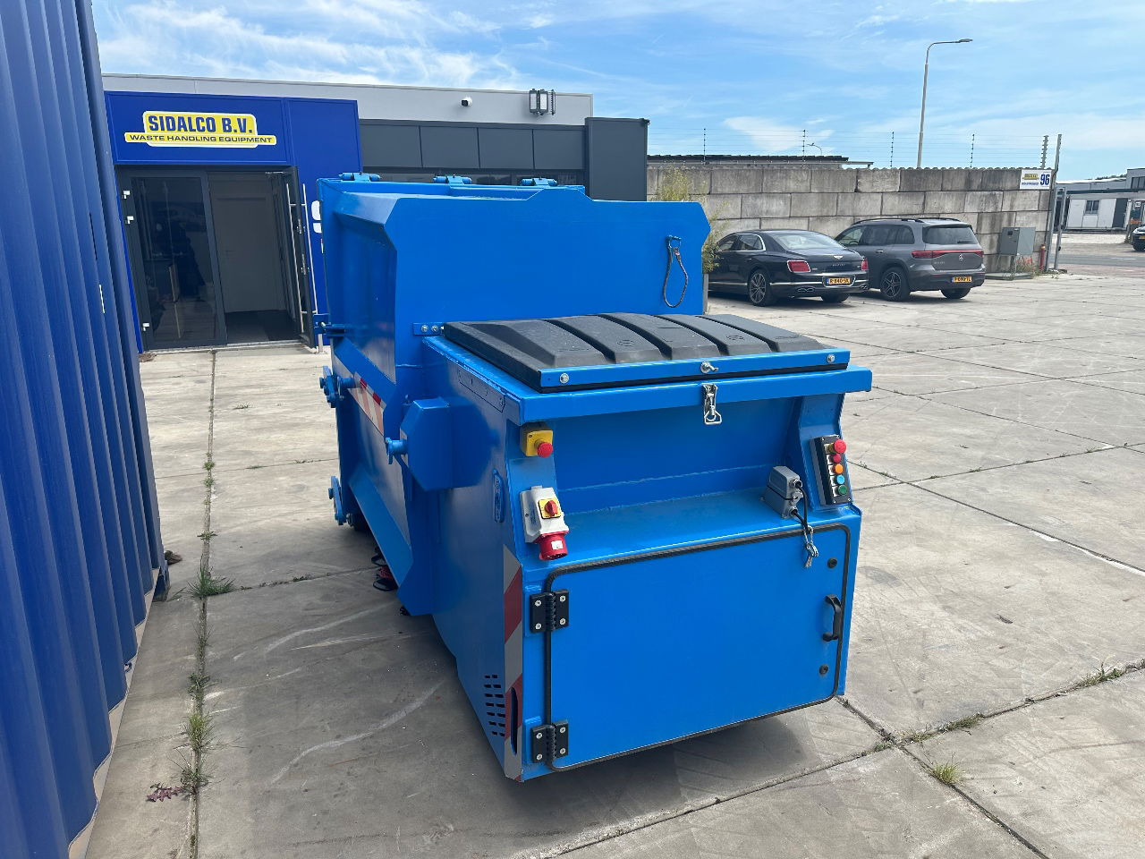 Sidalco Mini pers nat afval 2.5 m3 - جسم شاحنة قمامة: صورة 2 Sidalco Mini pers nat afval 2.5 m3 - جسم شاحنة قمامة: صورة 2