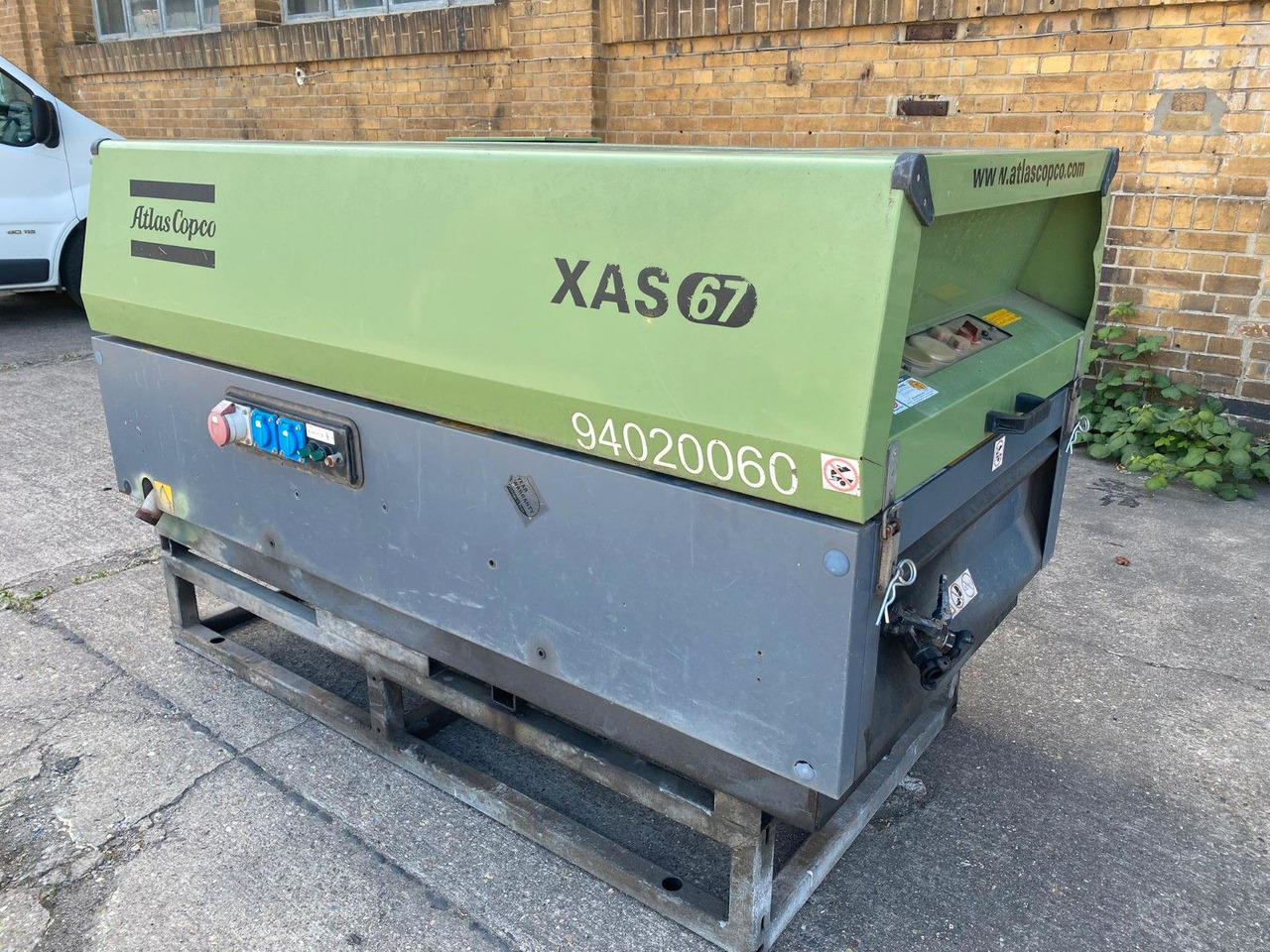 Atlas Copco Air Kompressor XAS67 G6,5 - آليات: صورة 1 Atlas Copco Air Kompressor XAS67 G6,5 - آليات: صورة 1