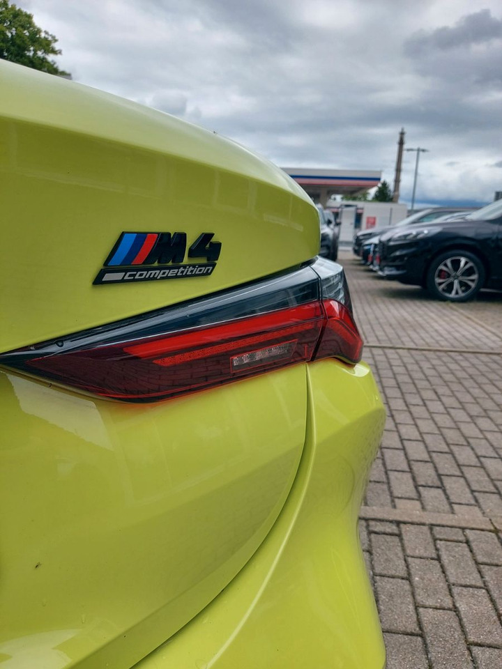 BMW M4 Cabrio G83 xDrive Competition M-Sport H&K - سيارة: صورة 2 BMW M4 Cabrio G83 xDrive Competition M-Sport H&K - سيارة: صورة 2