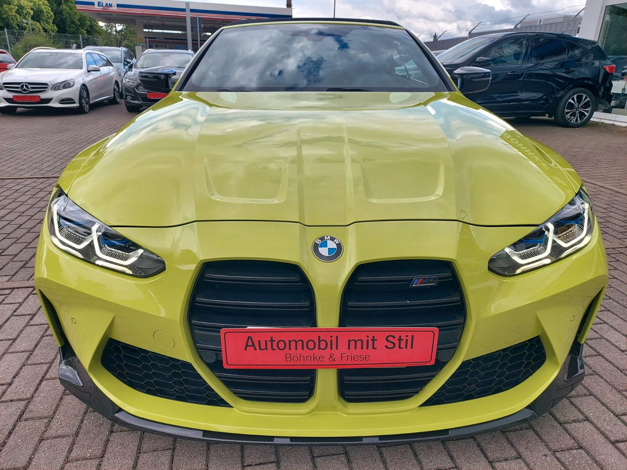 BMW M4 Cabrio G83 xDrive Competition M-Sport H&K - كابريوليه: صورة 4 BMW M4 Cabrio G83 xDrive Competition M-Sport H&K - كابريوليه: صورة 4