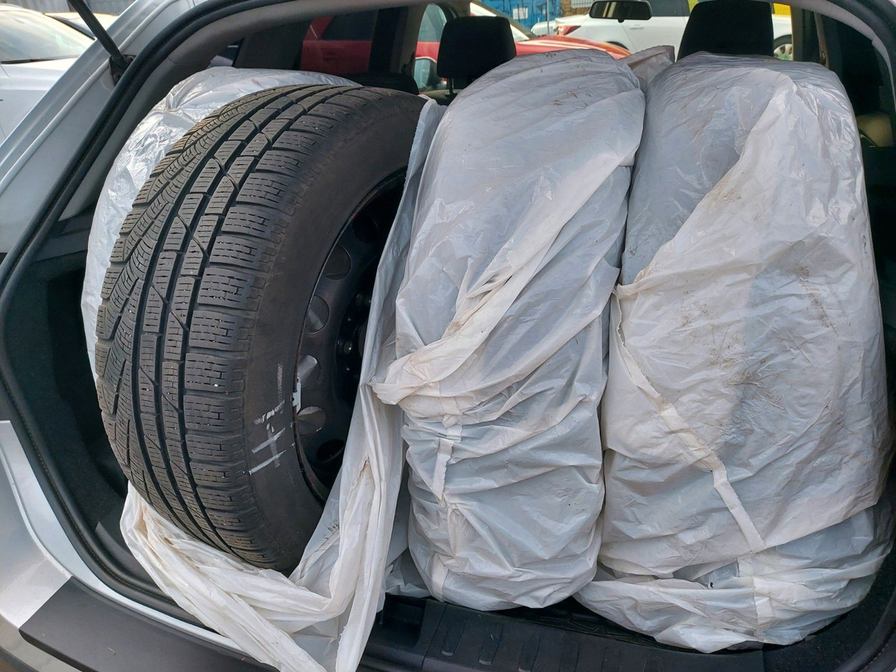 سيارة دفع رباعي BMW X1 18 d xDrive Xenon Navi Leder AHK: صورة 16 سيارة دفع رباعي BMW X1 18 d xDrive Xenon Navi Leder AHK: صورة 16