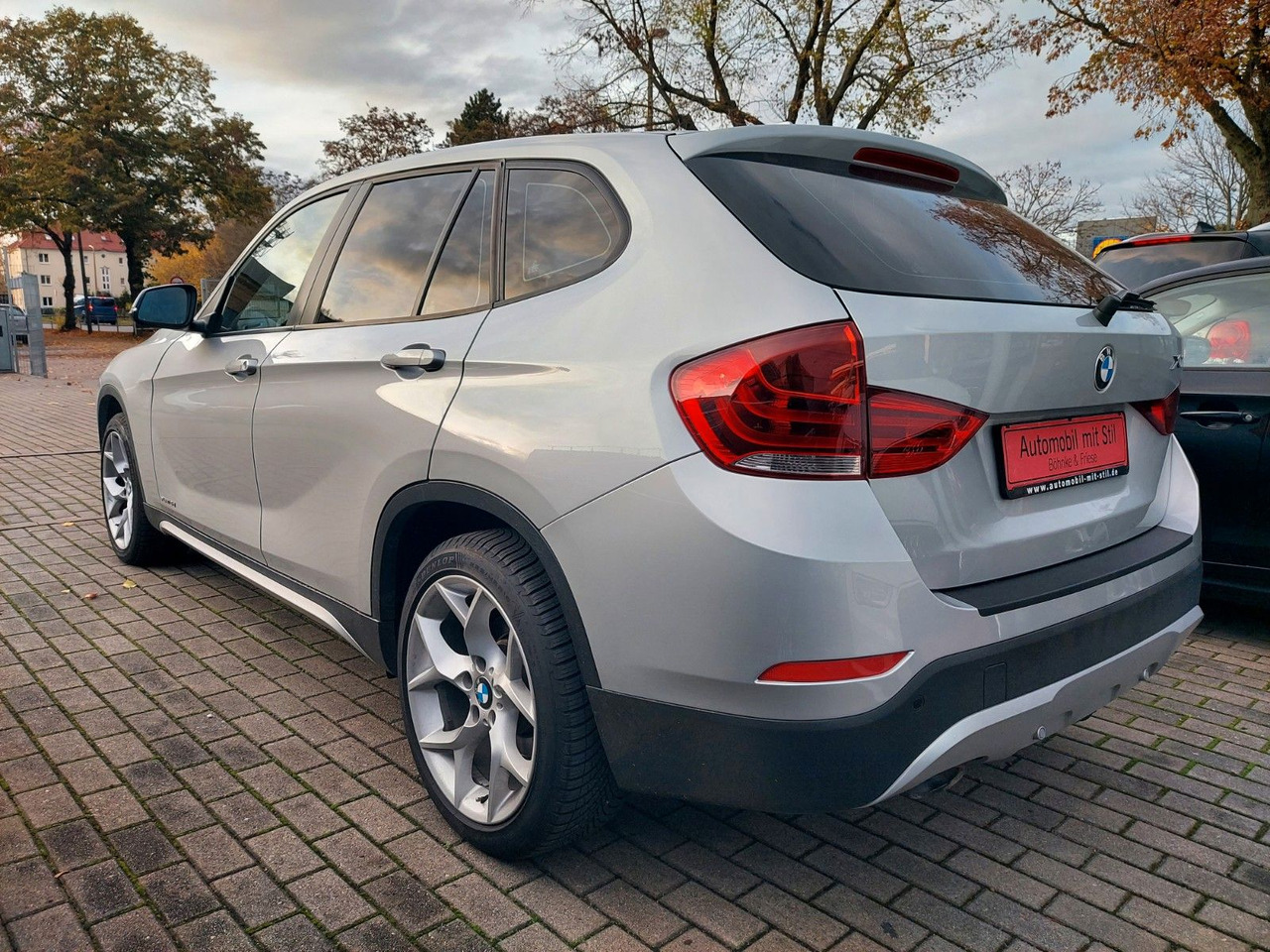 BMW X1 18 d xDrive Xenon Navi Leder AHK - سيارة دفع رباعي: صورة 4 BMW X1 18 d xDrive Xenon Navi Leder AHK - سيارة دفع رباعي: صورة 4