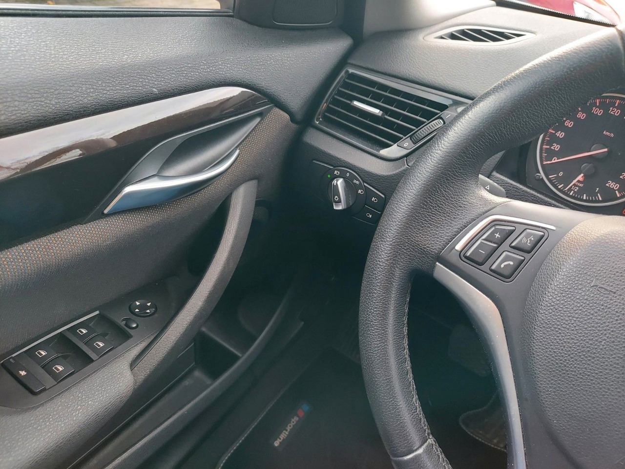 سيارة دفع رباعي BMW X1 18 d xDrive Xenon Navi Leder AHK: صورة 11 سيارة دفع رباعي BMW X1 18 d xDrive Xenon Navi Leder AHK: صورة 11