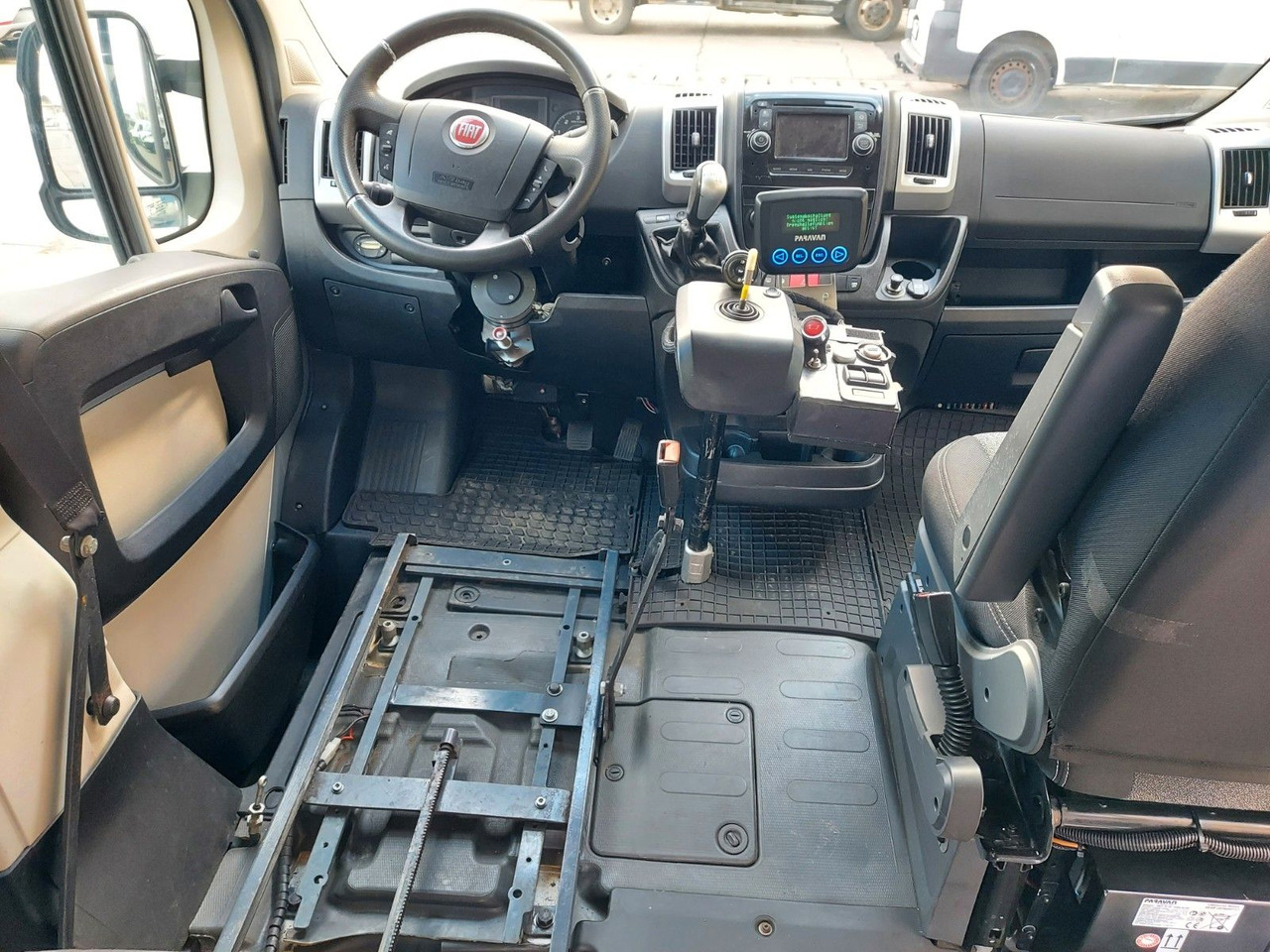 Fiat Ducato Kombi 130 Paravan Space Drive 2 Rollstuhl - ميكروباص: صورة 5 Fiat Ducato Kombi 130 Paravan Space Drive 2 Rollstuhl - ميكروباص: صورة 5