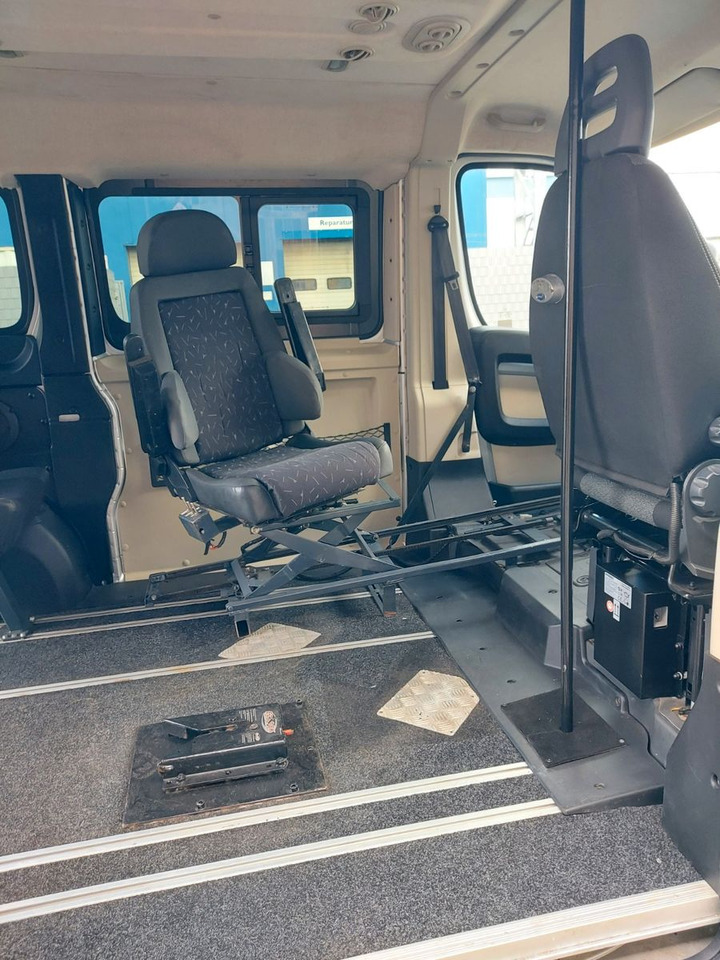 Fiat Ducato Kombi 130 Paravan Space Drive 2 Rollstuhl - ميكروباص: صورة 3 Fiat Ducato Kombi 130 Paravan Space Drive 2 Rollstuhl - ميكروباص: صورة 3