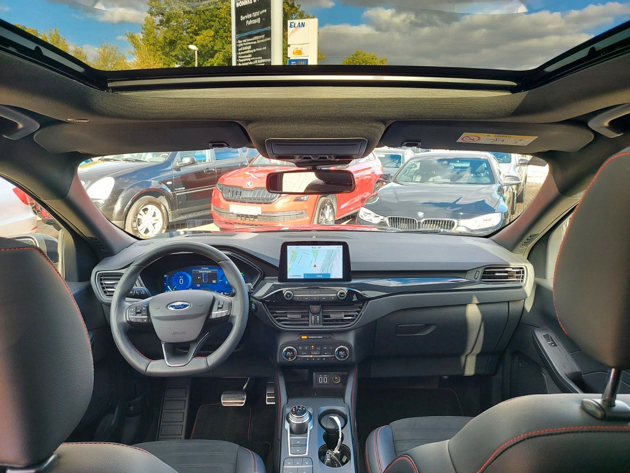 Ford Kuga Plug-In Hybrid ST-Line X ACC Assist 360° - سيارة دفع رباعي: صورة 2 Ford Kuga Plug-In Hybrid ST-Line X ACC Assist 360° - سيارة دفع رباعي: صورة 2