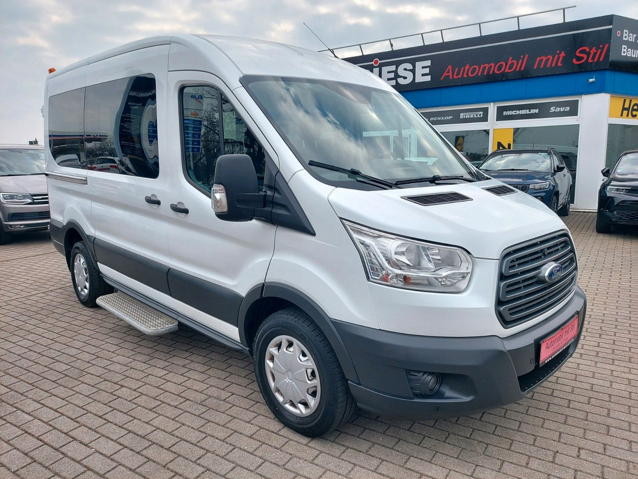 Ford Transit Kombi 330 L2 Trend 9 Sitze Klima Sitzhei - ميكروباص: صورة 4 Ford Transit Kombi 330 L2 Trend 9 Sitze Klima Sitzhei - ميكروباص: صورة 4