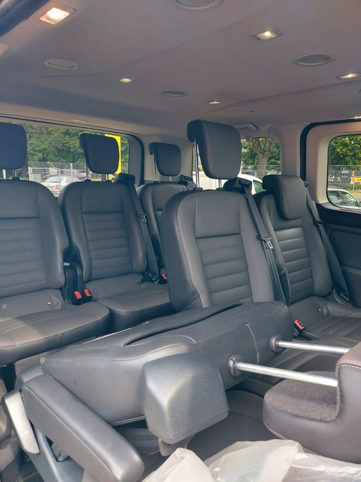 Ford Transit Tourneo Custom Kombi 310 L1 Titanium - ميكروباص: صورة 2 Ford Transit Tourneo Custom Kombi 310 L1 Titanium - ميكروباص: صورة 2