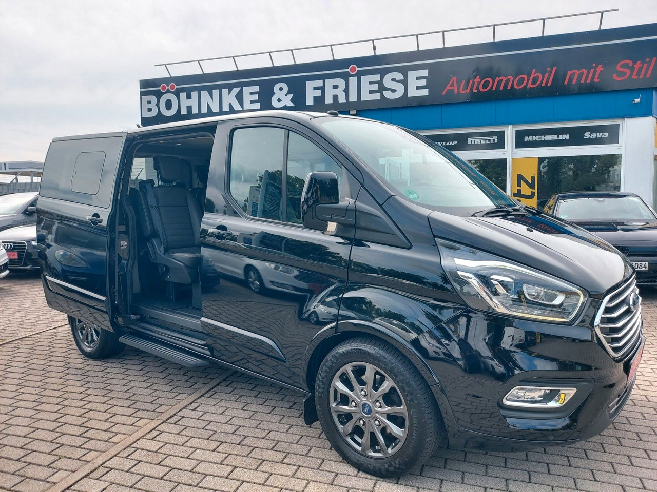 Ford Transit Tourneo Custom Kombi 310 L1 Titanium - ميكروباص: صورة 1 Ford Transit Tourneo Custom Kombi 310 L1 Titanium - ميكروباص: صورة 1