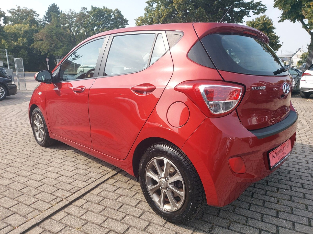 Hyundai i10 Intro Edition Klima Sitzeizung Bluetooth - سيارة: صورة 4 Hyundai i10 Intro Edition Klima Sitzeizung Bluetooth - سيارة: صورة 4