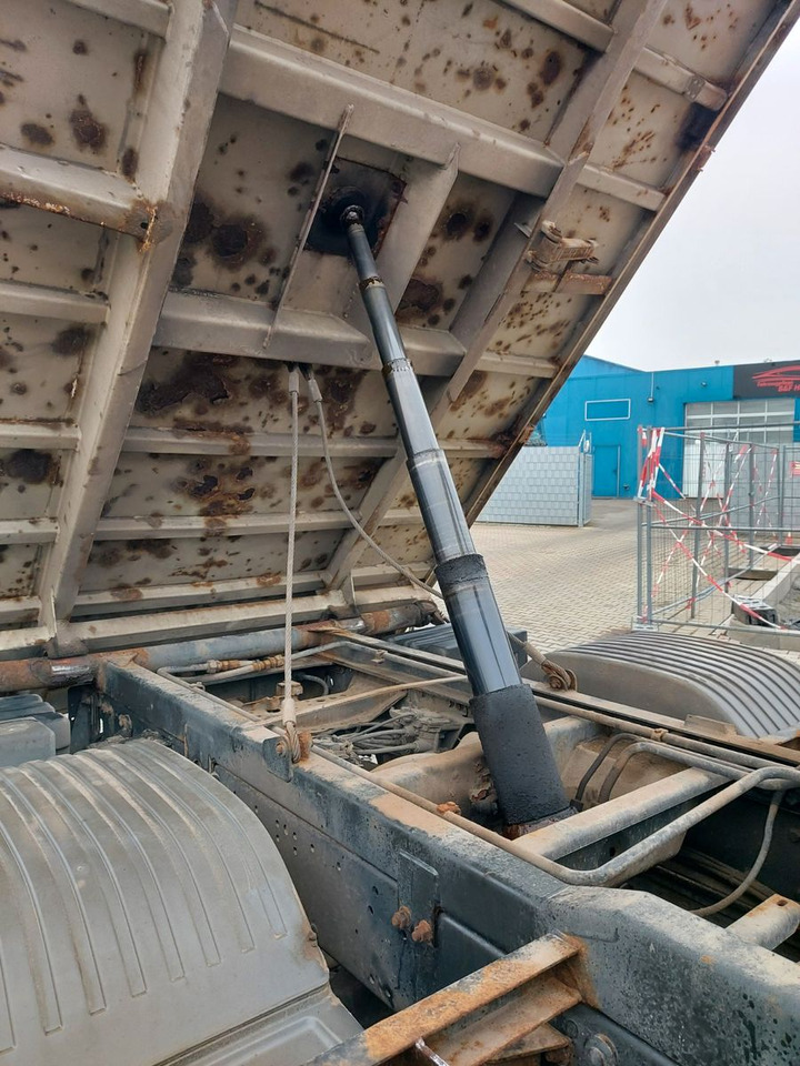 Mercedes-Benz Atego 2 4-Zyl. 4x2 918 TEREX KRAN 3-Seiten Kipp Mercedes-Benz Atego 2 4-Zyl. 4x2 918 TEREX KRAN 3-Seiten Kipp - شاحنة قلاب, شاحنة كرين: صورة 5 Mercedes-Benz Atego 2 4-Zyl. 4x2 918 TEREX KRAN 3-Seiten Kipp Mercedes-Benz Atego 2 4-Zyl. 4x2 918 TEREX KRAN 3-Seiten Kipp - شاحنة قلاب, شاحنة كرين: صورة 5