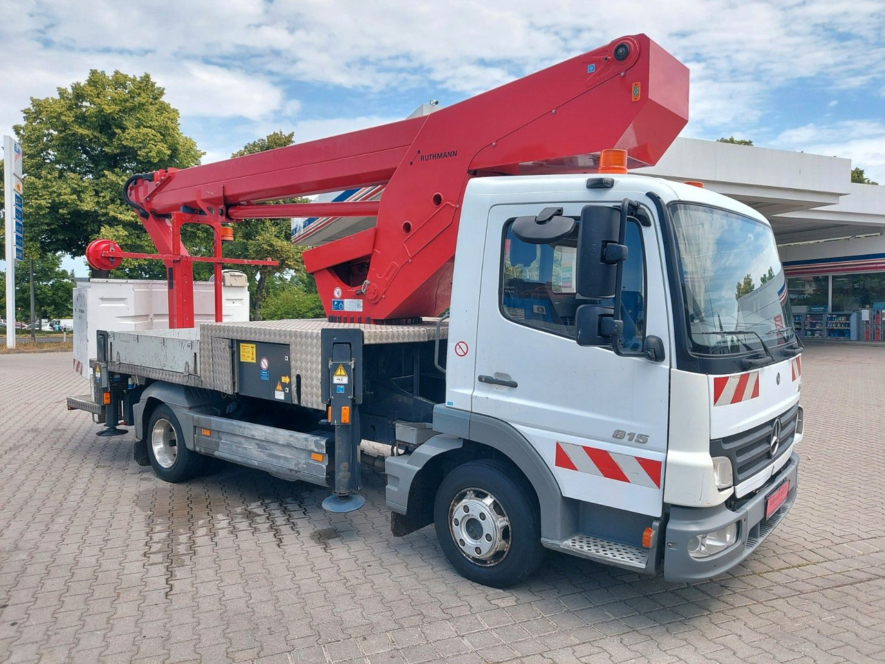 Mercedes-Benz Atego 2 4-Zyl. 4x2 RUTHMANN T270 27 METER - منصة تلسكوبية محمولة على شاحنة: صورة 2 Mercedes-Benz Atego 2 4-Zyl. 4x2 RUTHMANN T270 27 METER - منصة تلسكوبية محمولة على شاحنة: صورة 2