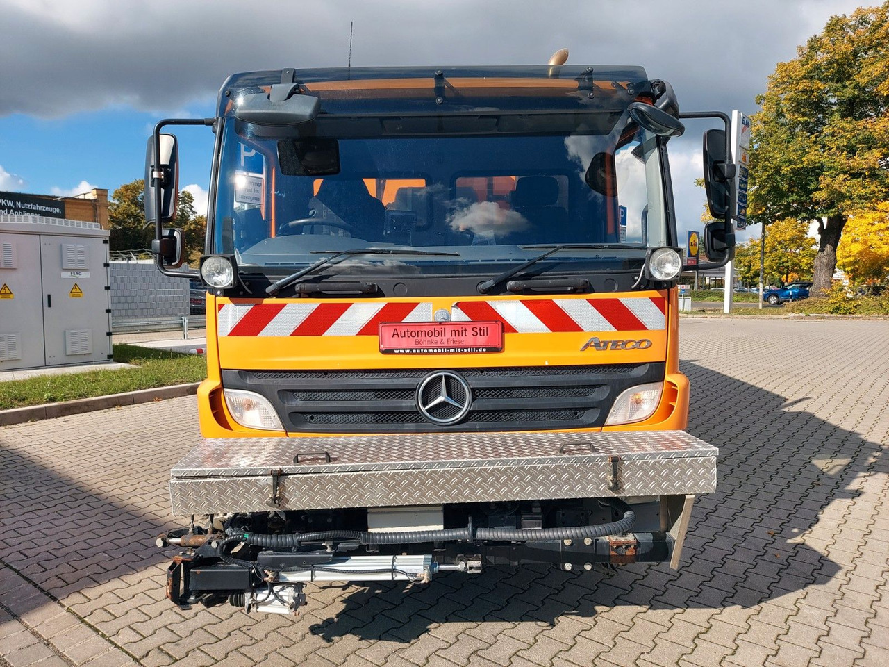 Mercedes-Benz Atego 2 6-Zyl. 4x2 1324 Schmidt SK 600 Klima - سياره كنس شوارع: صورة 3 Mercedes-Benz Atego 2 6-Zyl. 4x2 1324 Schmidt SK 600 Klima - سياره كنس شوارع: صورة 3