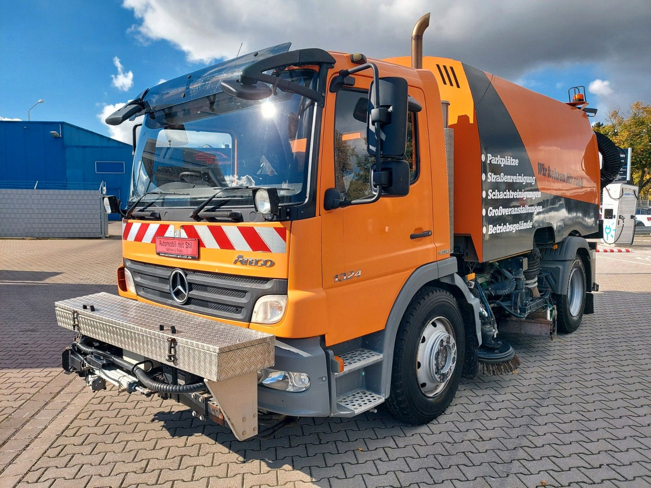 Mercedes-Benz Atego 2 6-Zyl. 4x2 1324 Schmidt SK 600 Klima - سياره كنس شوارع: صورة 1 Mercedes-Benz Atego 2 6-Zyl. 4x2 1324 Schmidt SK 600 Klima - سياره كنس شوارع: صورة 1