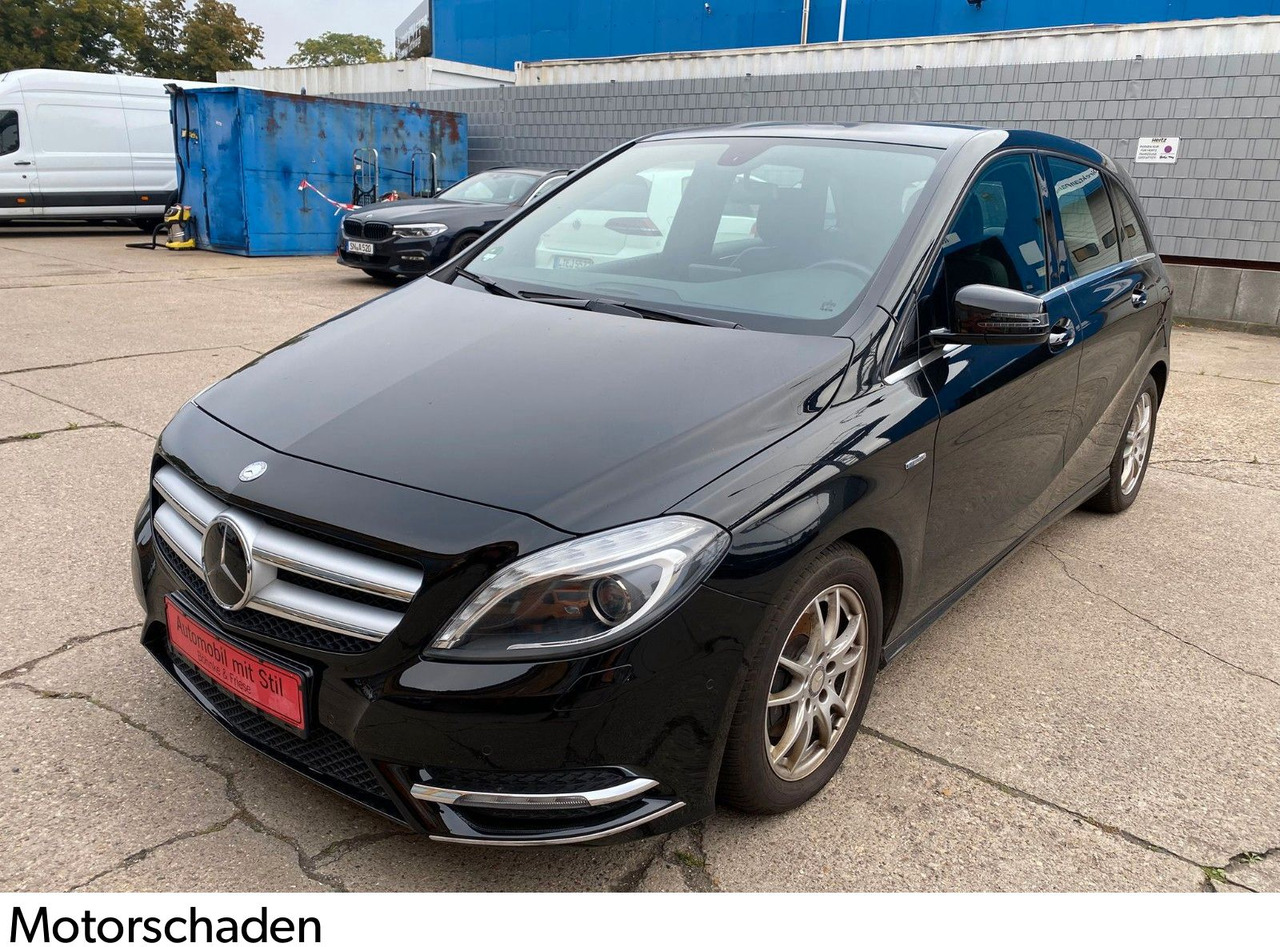 Mercedes-Benz B 180 B -Klasse B 180 Autom. Xenon Navi - سيدان: صورة 1 Mercedes-Benz B 180 B -Klasse B 180 Autom. Xenon Navi - سيدان: صورة 1