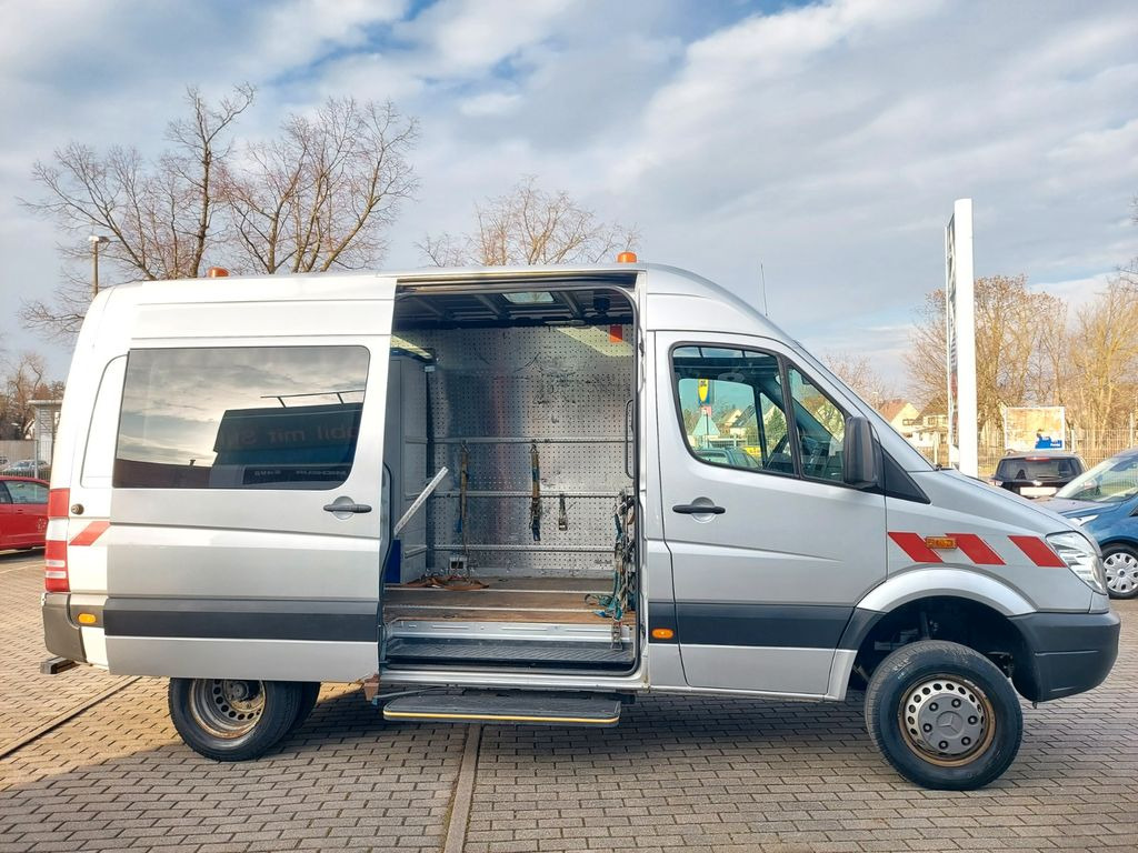 Mercedes-Benz Sprinter II Kasten 516 4X4 lang hoch Klima AHK - فان: صورة 1 Mercedes-Benz Sprinter II Kasten 516 4X4 lang hoch Klima AHK - فان: صورة 1