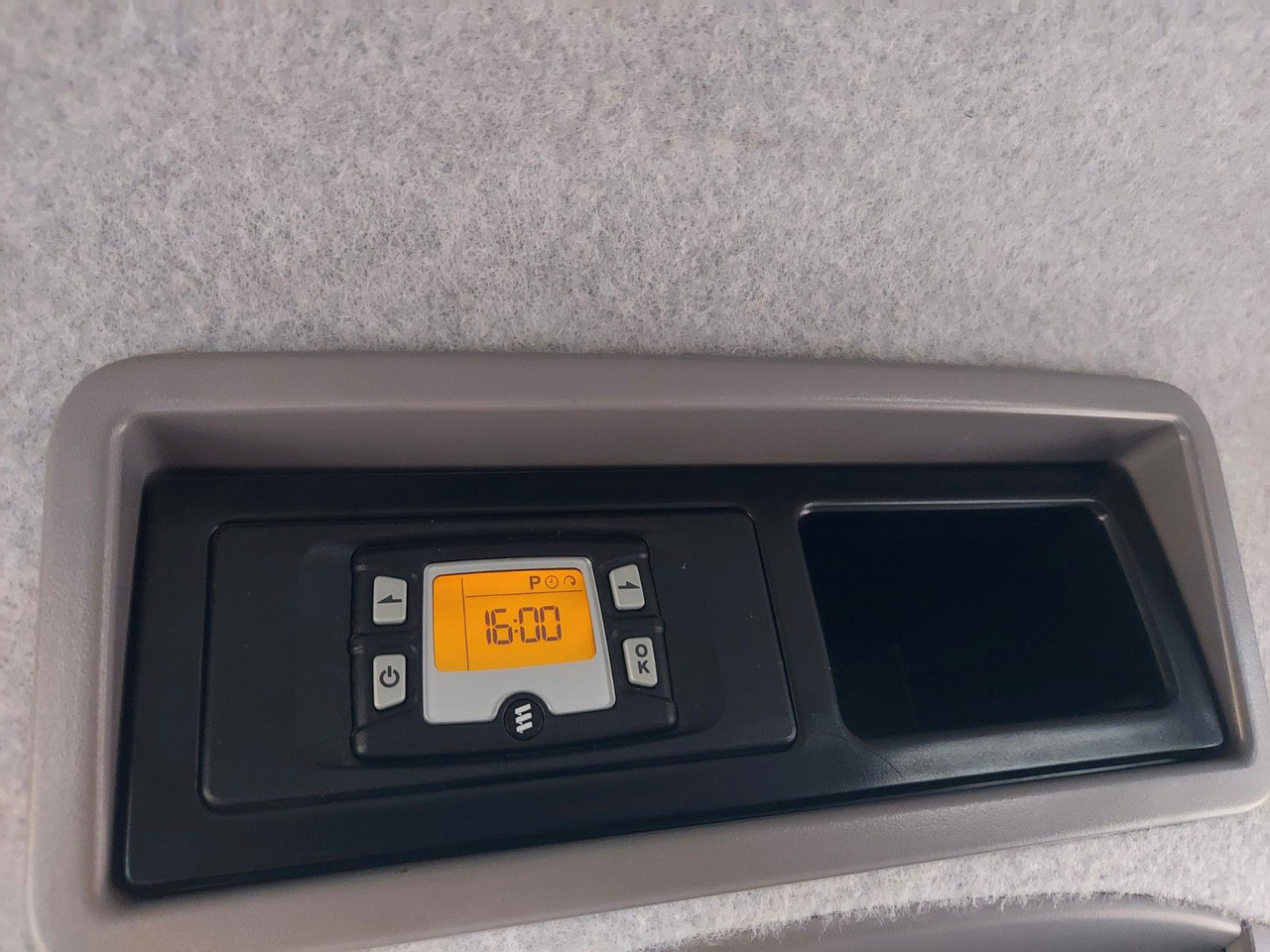 Mercedes-Benz Sprinter II Pritsche/DoKa 516 CDI KLIMA AHK - شاحنة مفتوحة, الشاحنات الصغيرة كابينة مزدوجة: صورة 2 Mercedes-Benz Sprinter II Pritsche/DoKa 516 CDI KLIMA AHK - شاحنة مفتوحة, الشاحنات الصغيرة كابينة مزدوجة: صورة 2