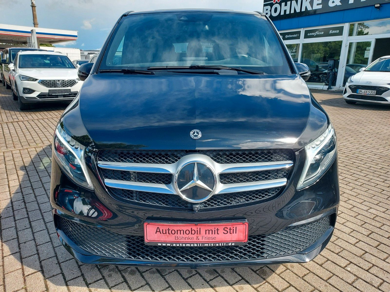 Mercedes-Benz V -Klasse V250 d AMG AVANTGARDE extralang 8 Sitz - ميكروباص: صورة 3 Mercedes-Benz V -Klasse V250 d AMG AVANTGARDE extralang 8 Sitz - ميكروباص: صورة 3