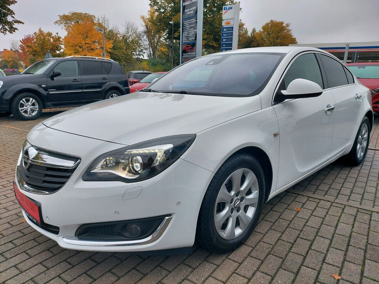 Opel Insignia A Lim. Automatik Leder Navi Xenon Led - سيدان: صورة 5 Opel Insignia A Lim. Automatik Leder Navi Xenon Led - سيدان: صورة 5