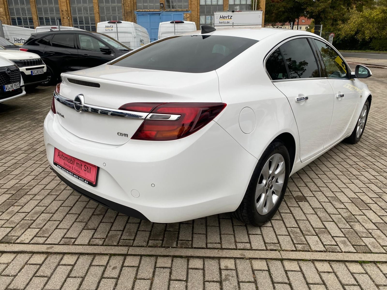 Opel Insignia A Lim. Automatik Leder Navi Xenon Led - سيدان: صورة 5 Opel Insignia A Lim. Automatik Leder Navi Xenon Led - سيدان: صورة 5