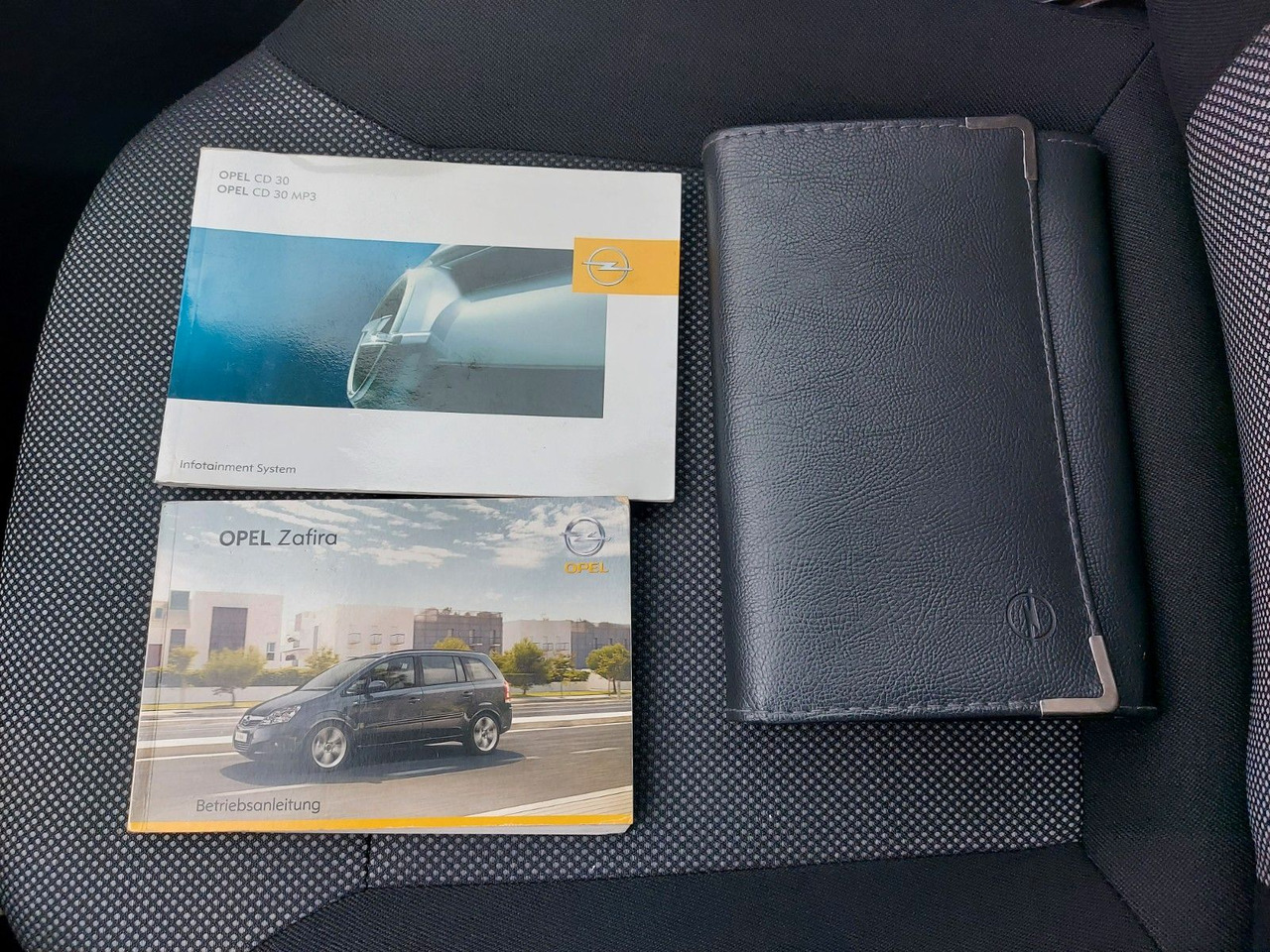 Opel Zafira B Edition 7 Sitze Klima Opel Zafira B Edition 7 Sitze Klima: صورة 26 Opel Zafira B Edition 7 Sitze Klima Opel Zafira B Edition 7 Sitze Klima: صورة 26