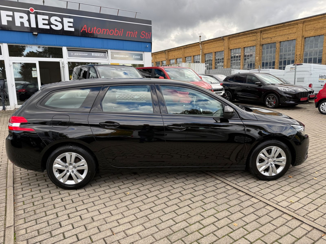 Peugeot 308 SW Active TEMPOMAT NAVI KLIMAA NAVI - سيارة ستيشن: صورة 3 Peugeot 308 SW Active TEMPOMAT NAVI KLIMAA NAVI - سيارة ستيشن: صورة 3