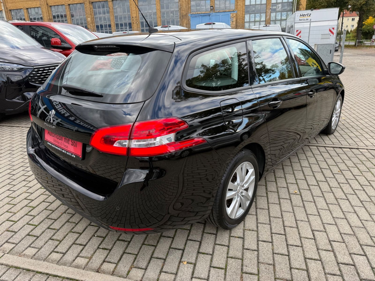 Peugeot 308 SW Active TEMPOMAT NAVI KLIMAA NAVI - سيارة ستيشن: صورة 4 Peugeot 308 SW Active TEMPOMAT NAVI KLIMAA NAVI - سيارة ستيشن: صورة 4