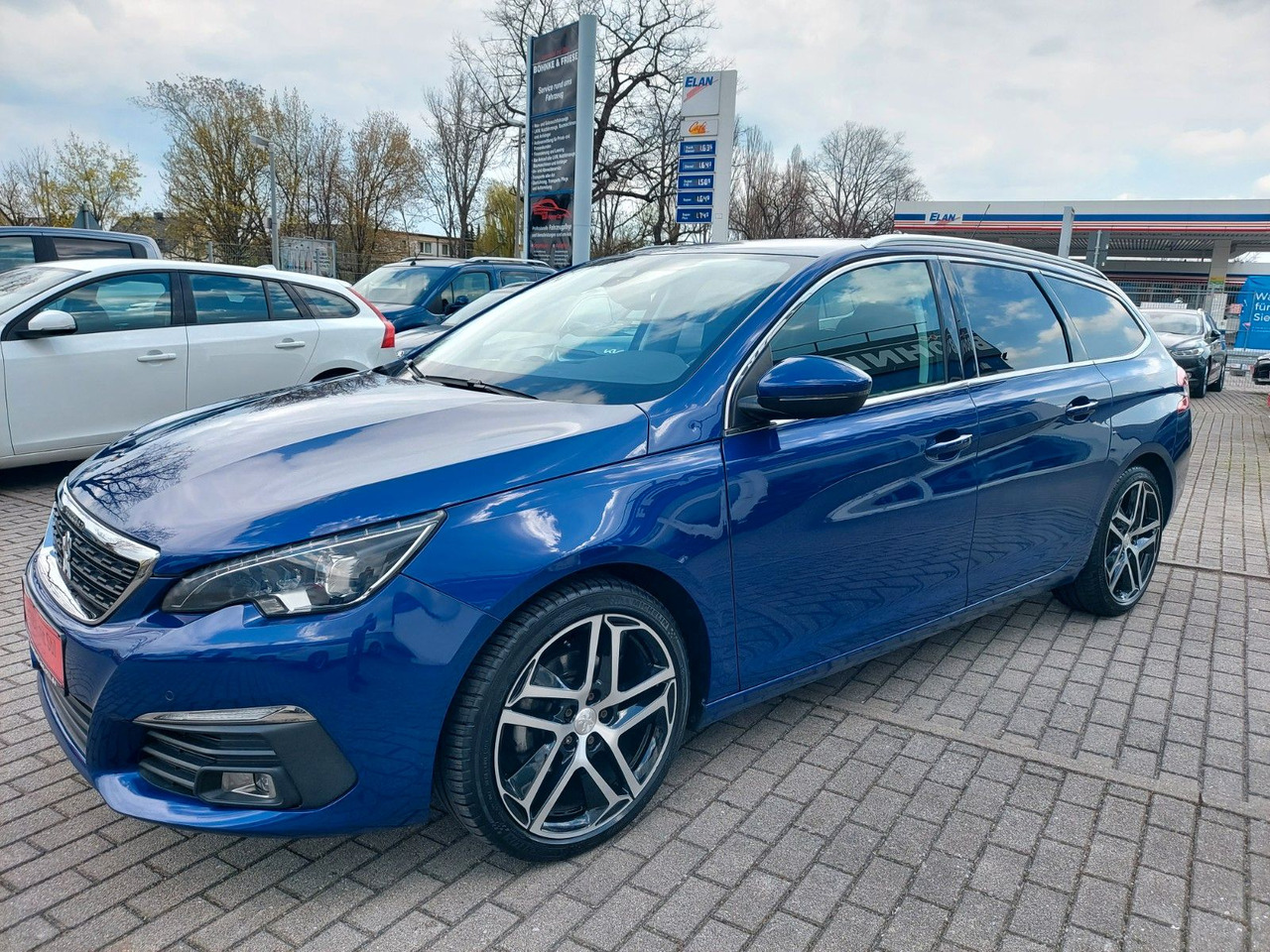 Peugeot 308 SW Allure DAB Spurassist LED Klima Sitzheiz - سيارة: صورة 3 Peugeot 308 SW Allure DAB Spurassist LED Klima Sitzheiz - سيارة: صورة 3