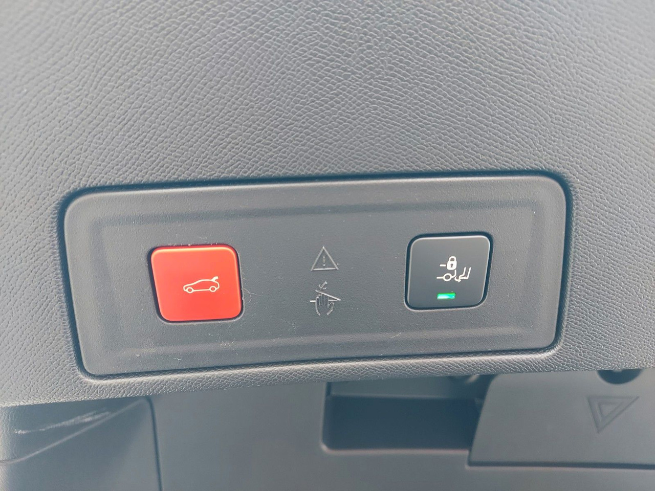 Peugeot 508 Allure Pack Autom. ACC Leder Spurassist - سيدان: صورة 3 Peugeot 508 Allure Pack Autom. ACC Leder Spurassist - سيدان: صورة 3