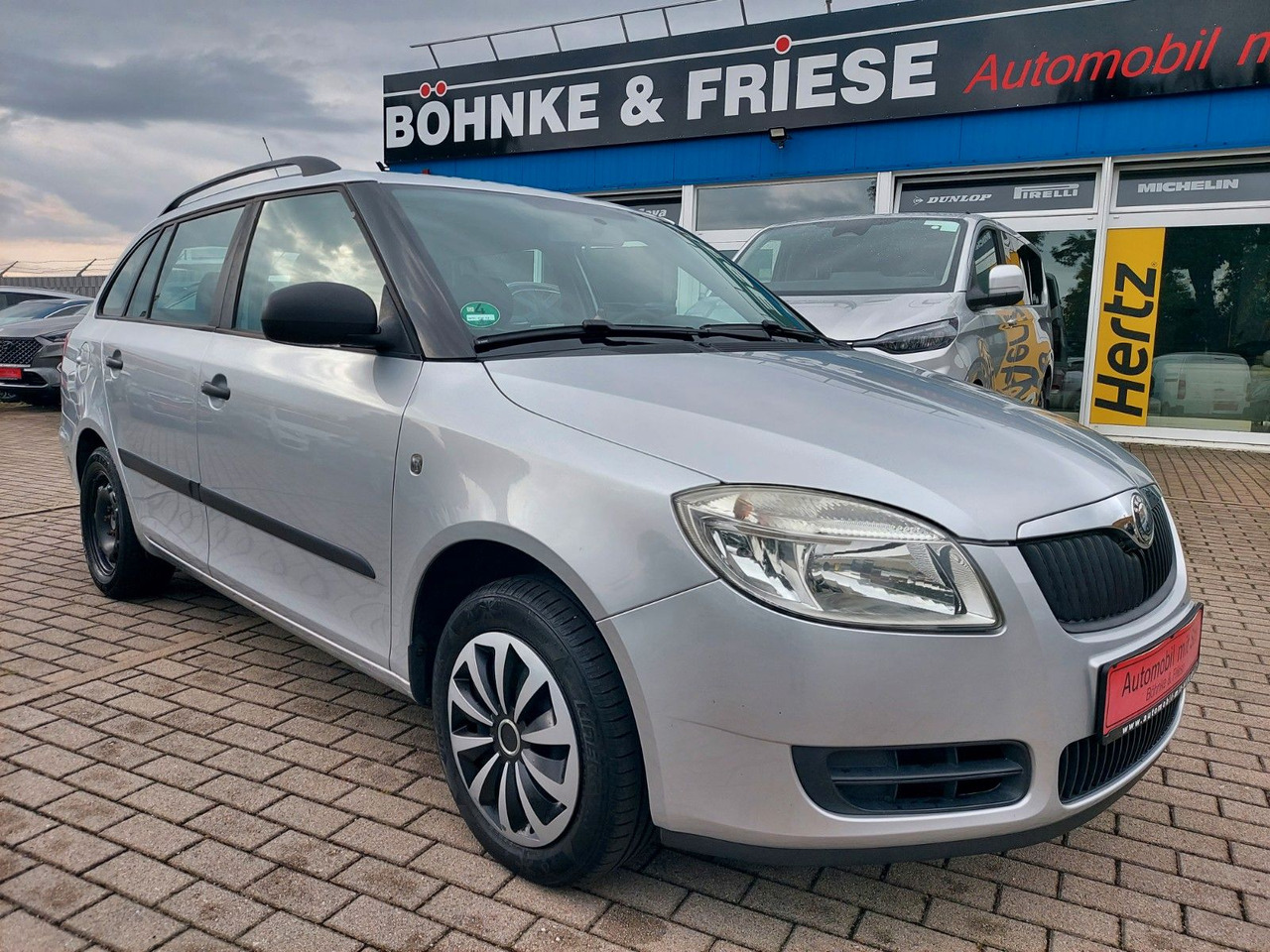 Skoda Fabia Combi Cool Edition Klima AHK - سيارة ستيشن: صورة 1 Skoda Fabia Combi Cool Edition Klima AHK - سيارة ستيشن: صورة 1