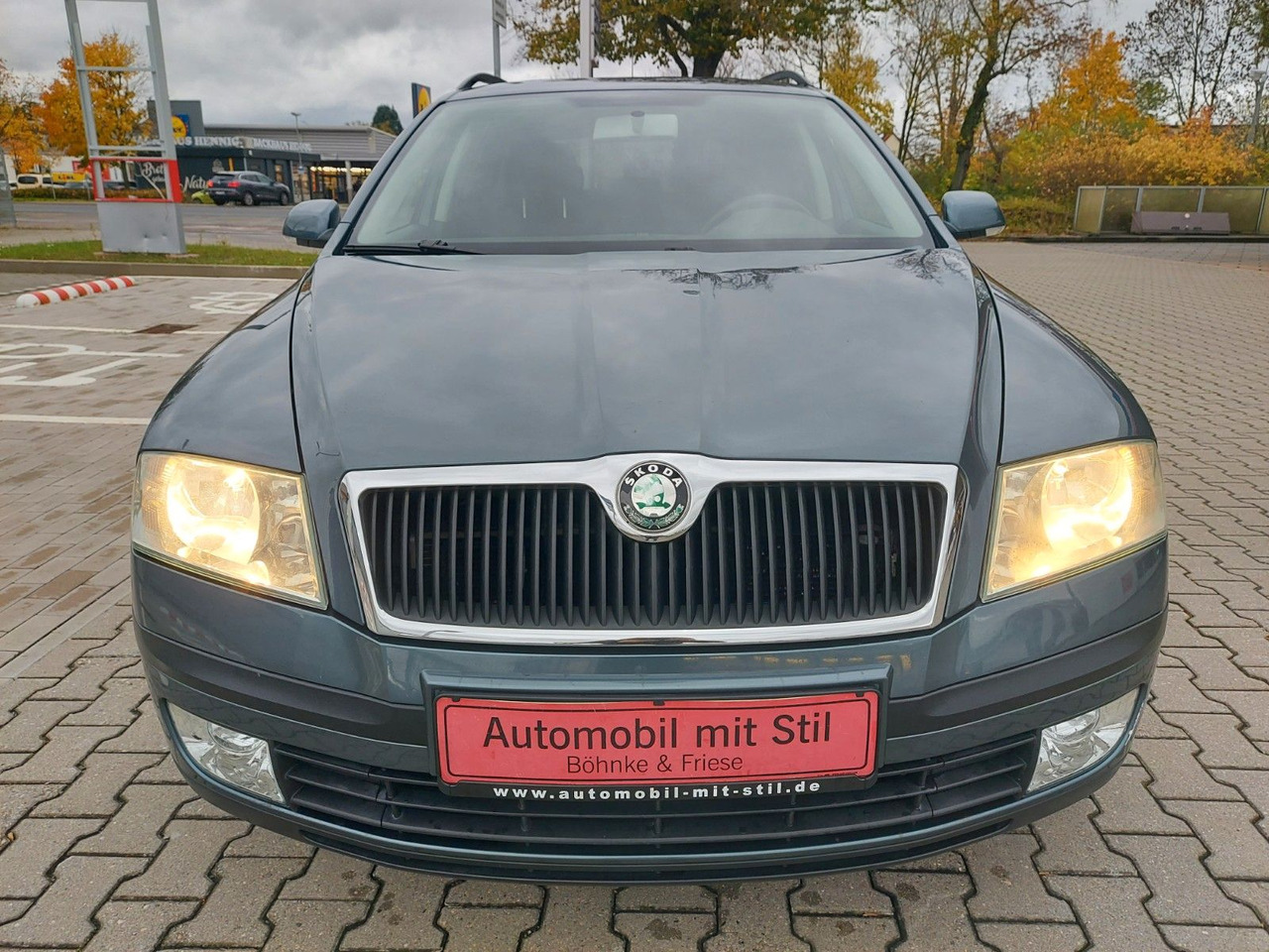Skoda Octavia Combi Ambiente Klima Navi AHK - سيارة ستيشن: صورة 2 Skoda Octavia Combi Ambiente Klima Navi AHK - سيارة ستيشن: صورة 2