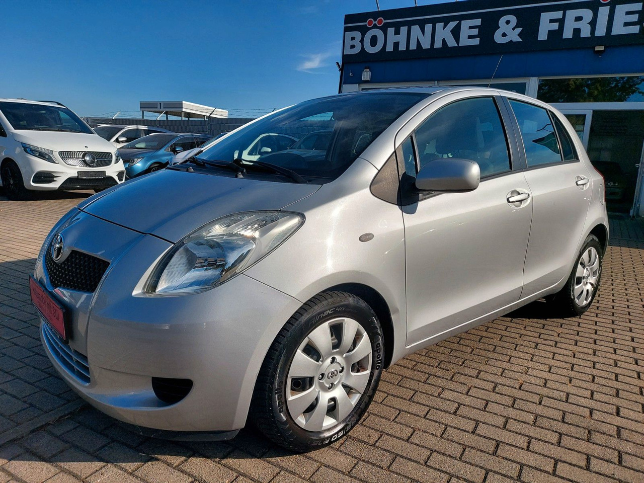 Toyota Yaris Sol Klima - سيارة: صورة 2 Toyota Yaris Sol Klima - سيارة: صورة 2