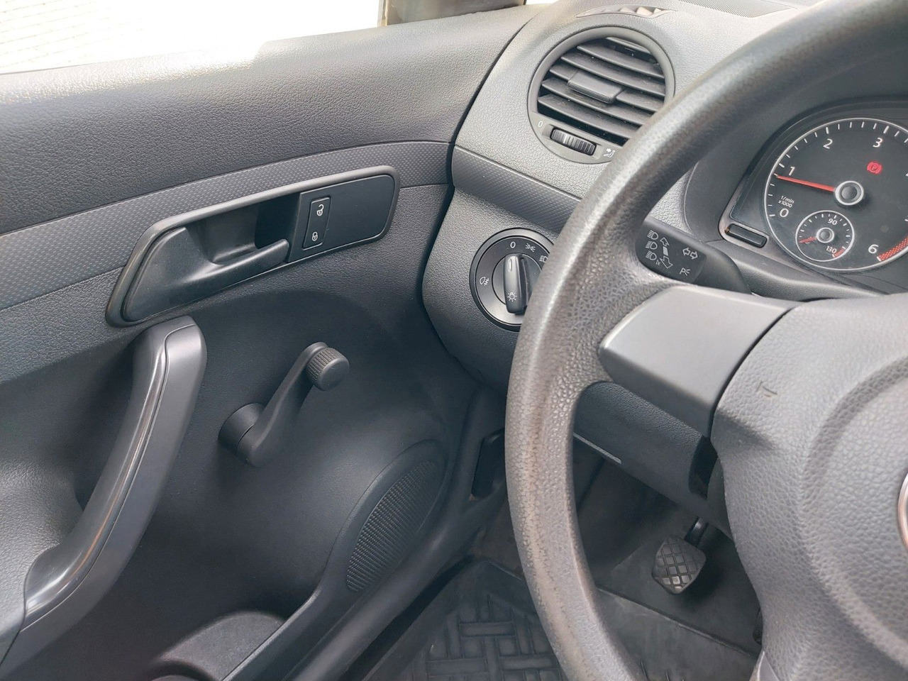 Volkswagen Caddy Kasten Kombi 2 Sitze Klima Bluetooth Volkswagen Caddy Kasten Kombi 2 Sitze Klima Bluetooth: صورة 14 Volkswagen Caddy Kasten Kombi 2 Sitze Klima Bluetooth Volkswagen Caddy Kasten Kombi 2 Sitze Klima Bluetooth: صورة 14