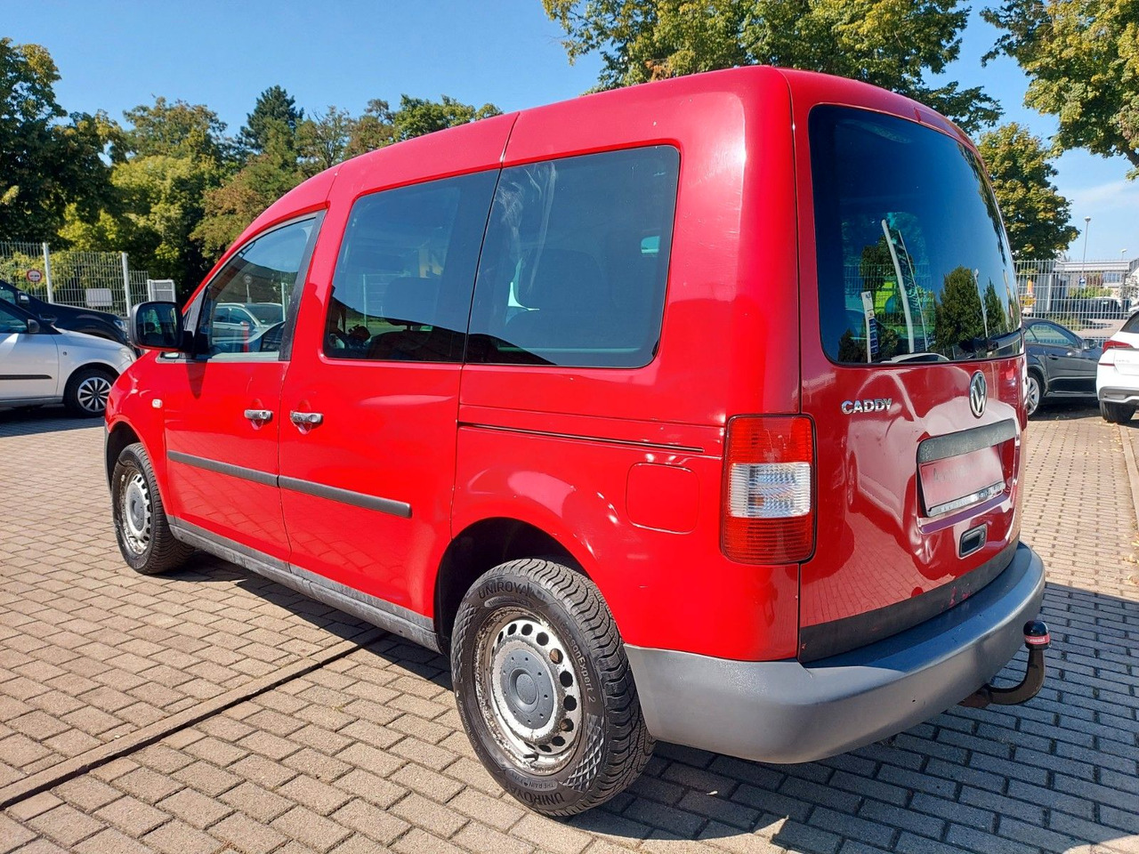 Volkswagen Caddy Kombi 1.9 TDi 5 Sitze Klima M+S AHK - ميكروباص: صورة 5 Volkswagen Caddy Kombi 1.9 TDi 5 Sitze Klima M+S AHK - ميكروباص: صورة 5
