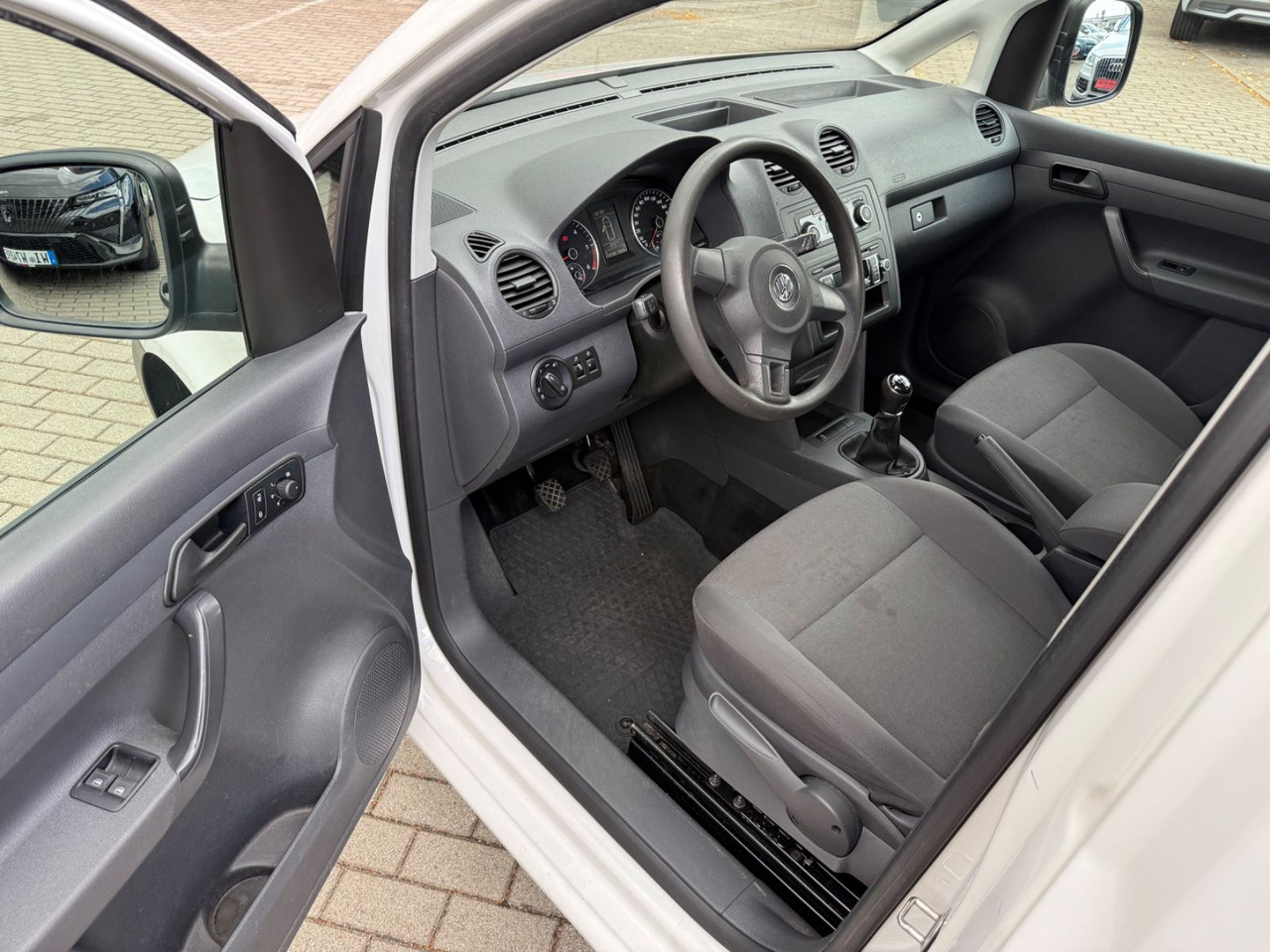 ميكروباص Volkswagen Caddy Maxi KastenKombi 5 SITZER KLIMAA SHZ AHK: صورة 16 ميكروباص Volkswagen Caddy Maxi KastenKombi 5 SITZER KLIMAA SHZ AHK: صورة 16