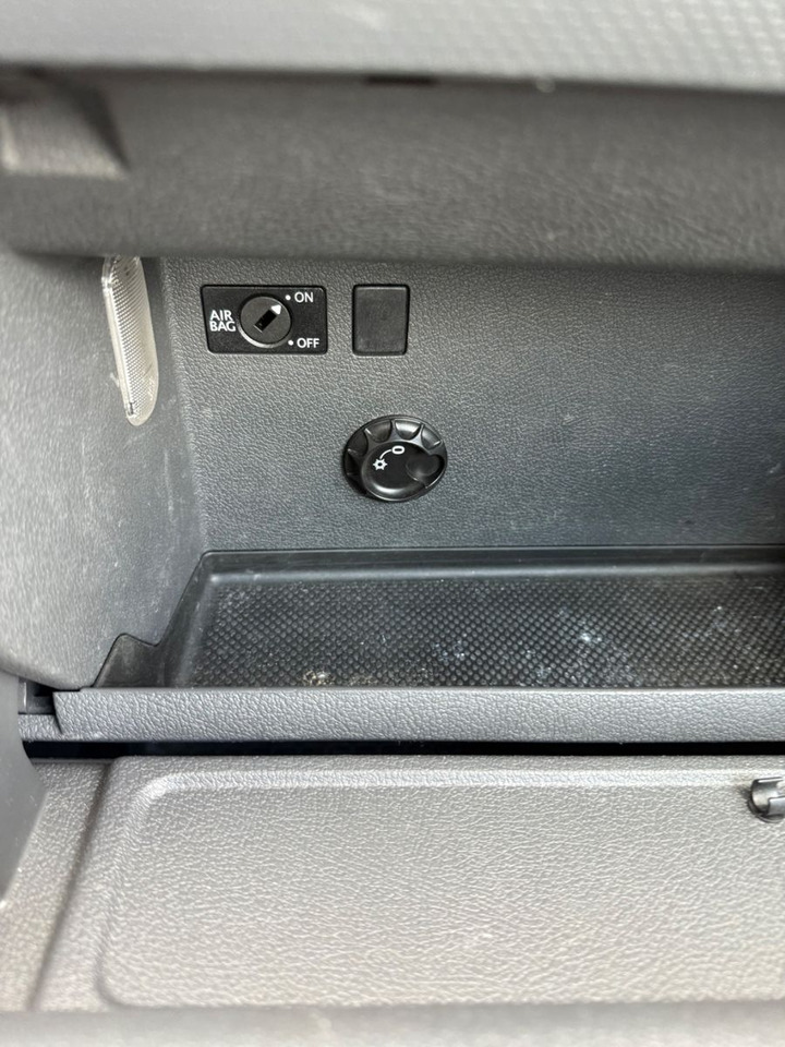 ميكروباص Volkswagen Caddy Maxi KastenKombi 5 SITZER KLIMAA SHZ AHK: صورة 21 ميكروباص Volkswagen Caddy Maxi KastenKombi 5 SITZER KLIMAA SHZ AHK: صورة 21