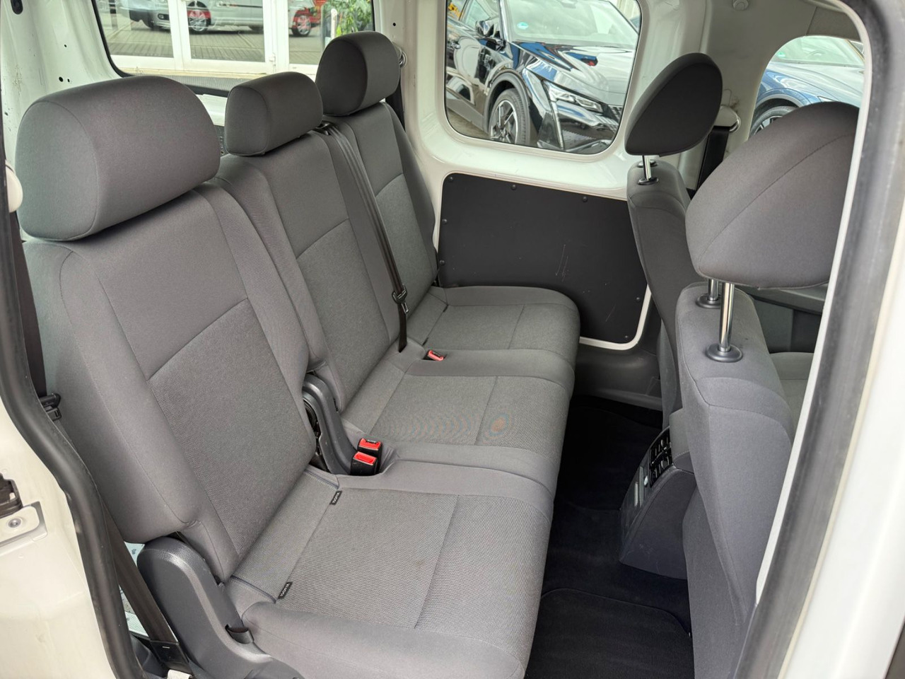 ميكروباص Volkswagen Caddy Maxi KastenKombi 5 SITZER KLIMAA SHZ AHK: صورة 13 ميكروباص Volkswagen Caddy Maxi KastenKombi 5 SITZER KLIMAA SHZ AHK: صورة 13