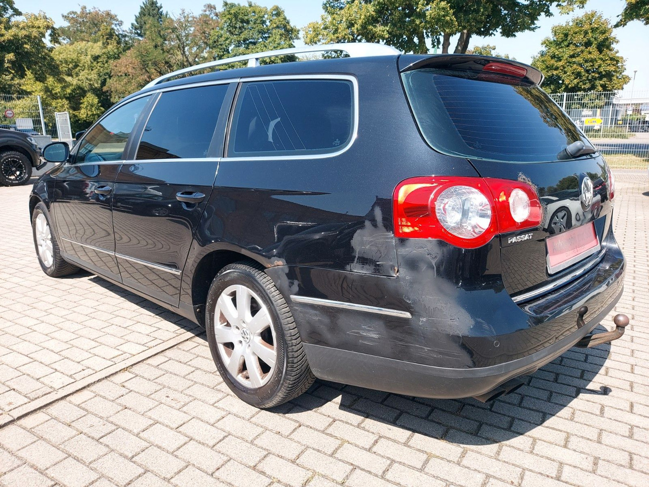 Volkswagen Passat Variant Highline Automatik Navi Leder AHK - سيارة ستيشن: صورة 4 Volkswagen Passat Variant Highline Automatik Navi Leder AHK - سيارة ستيشن: صورة 4