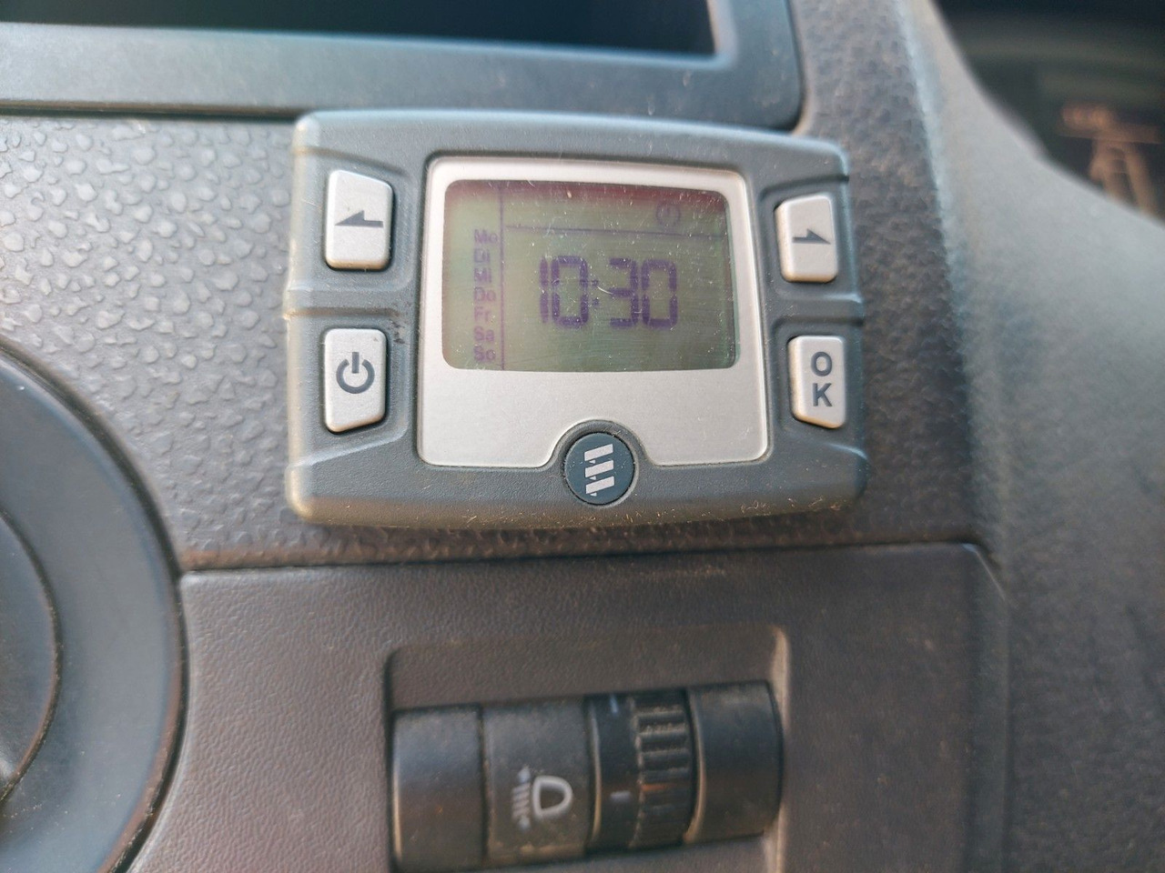 Volkswagen T5 Transporter Kasten Kombi lang 4Motion - ميكروباص: صورة 4 Volkswagen T5 Transporter Kasten Kombi lang 4Motion - ميكروباص: صورة 4