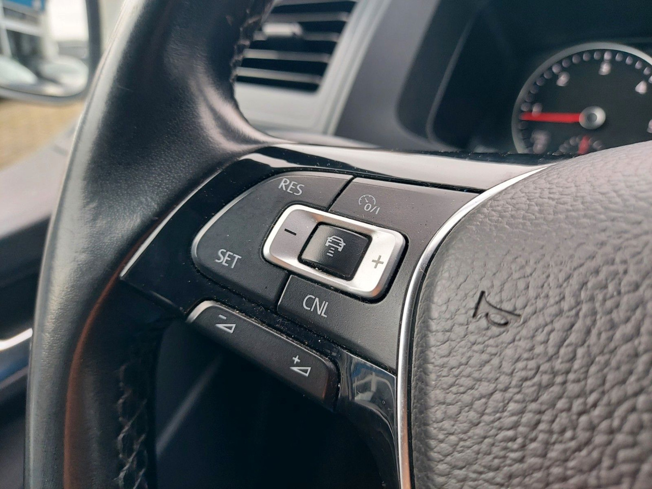 Volkswagen T6 Caravelle Comfortline Lang DSG 8 Sitze ACC - ميكروباص: صورة 2 Volkswagen T6 Caravelle Comfortline Lang DSG 8 Sitze ACC - ميكروباص: صورة 2