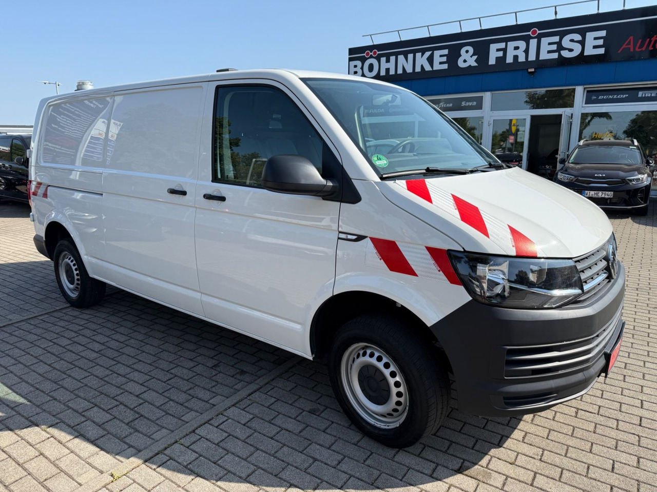 Volkswagen T6 Transporter Kasten-Kombi Lang 4 Motion Klima - ميكروباص: صورة 2 Volkswagen T6 Transporter Kasten-Kombi Lang 4 Motion Klima - ميكروباص: صورة 2