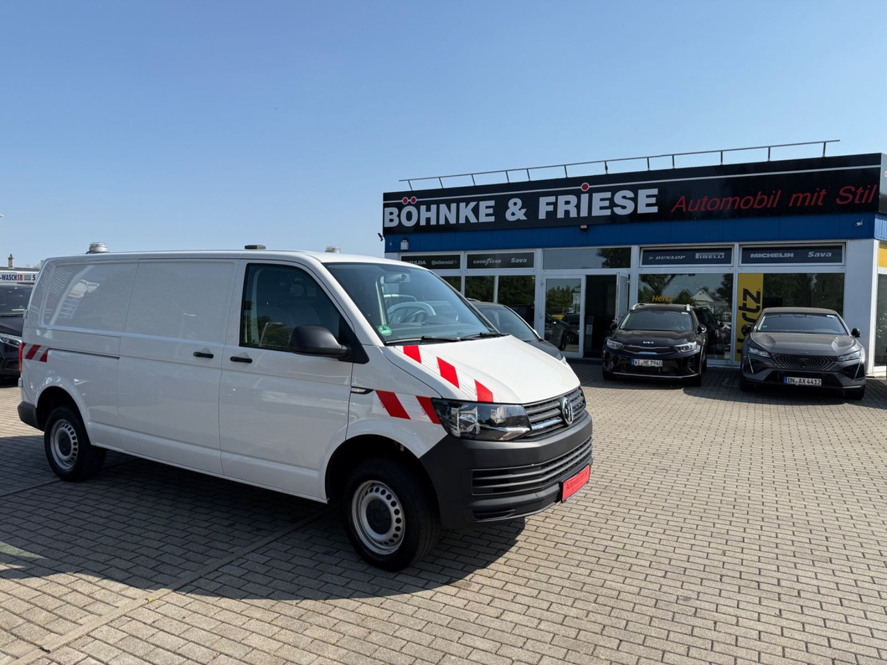 Volkswagen T6 Transporter Kasten-Kombi Lang 4 Motion Klima - ميكروباص: صورة 1 Volkswagen T6 Transporter Kasten-Kombi Lang 4 Motion Klima - ميكروباص: صورة 1
