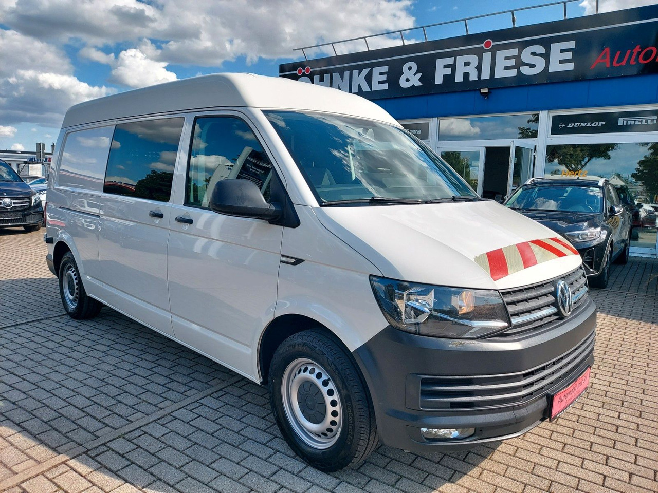 Volkswagen T6 Transporter Kasten Kombi Mittel hoch 4x4 - ميكروباص: صورة 4 Volkswagen T6 Transporter Kasten Kombi Mittel hoch 4x4 - ميكروباص: صورة 4