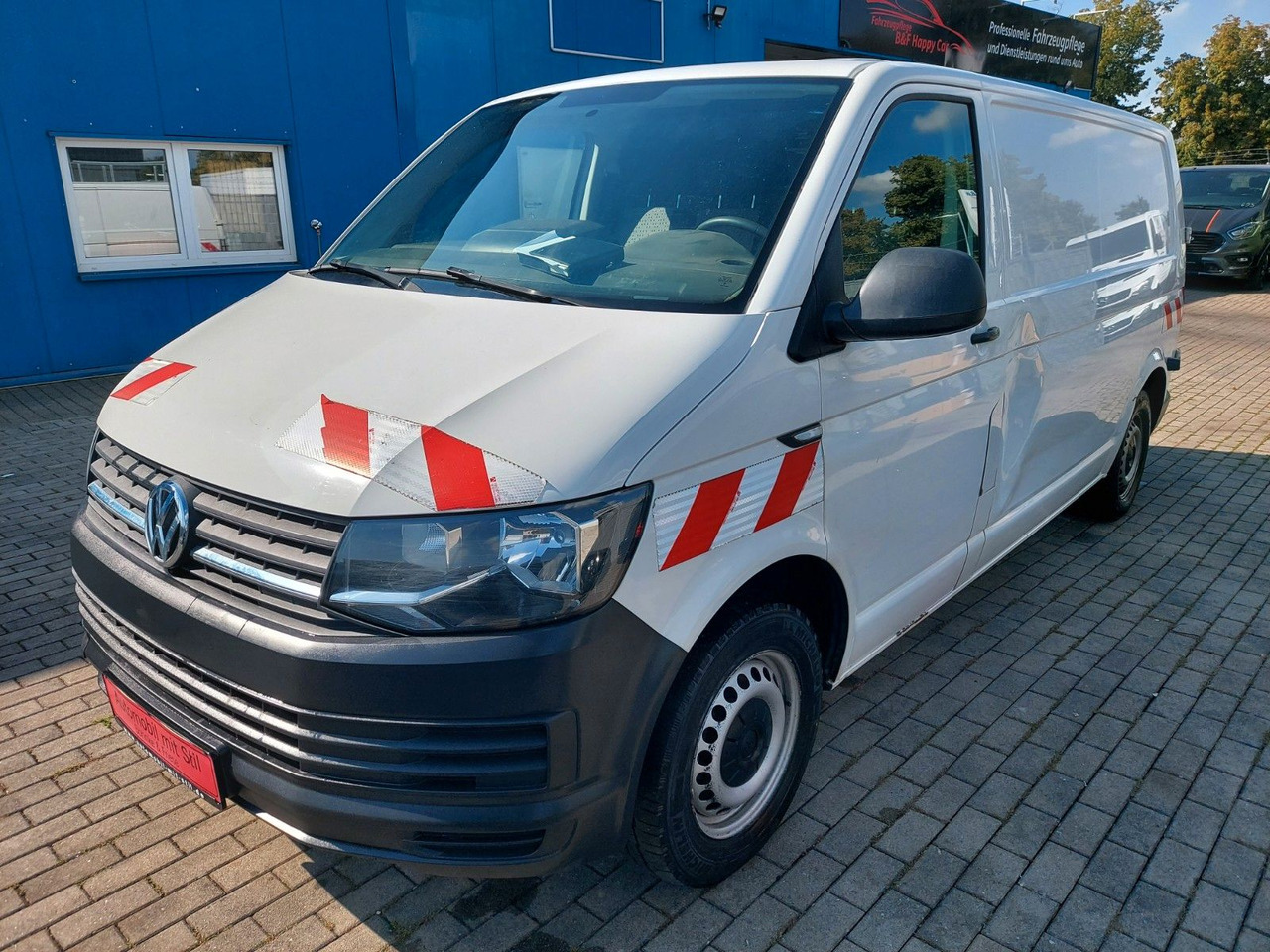 Volkswagen T6 Transporter Kasten Kombi lang Motorschaden - ميكروباص: صورة 4 Volkswagen T6 Transporter Kasten Kombi lang Motorschaden - ميكروباص: صورة 4